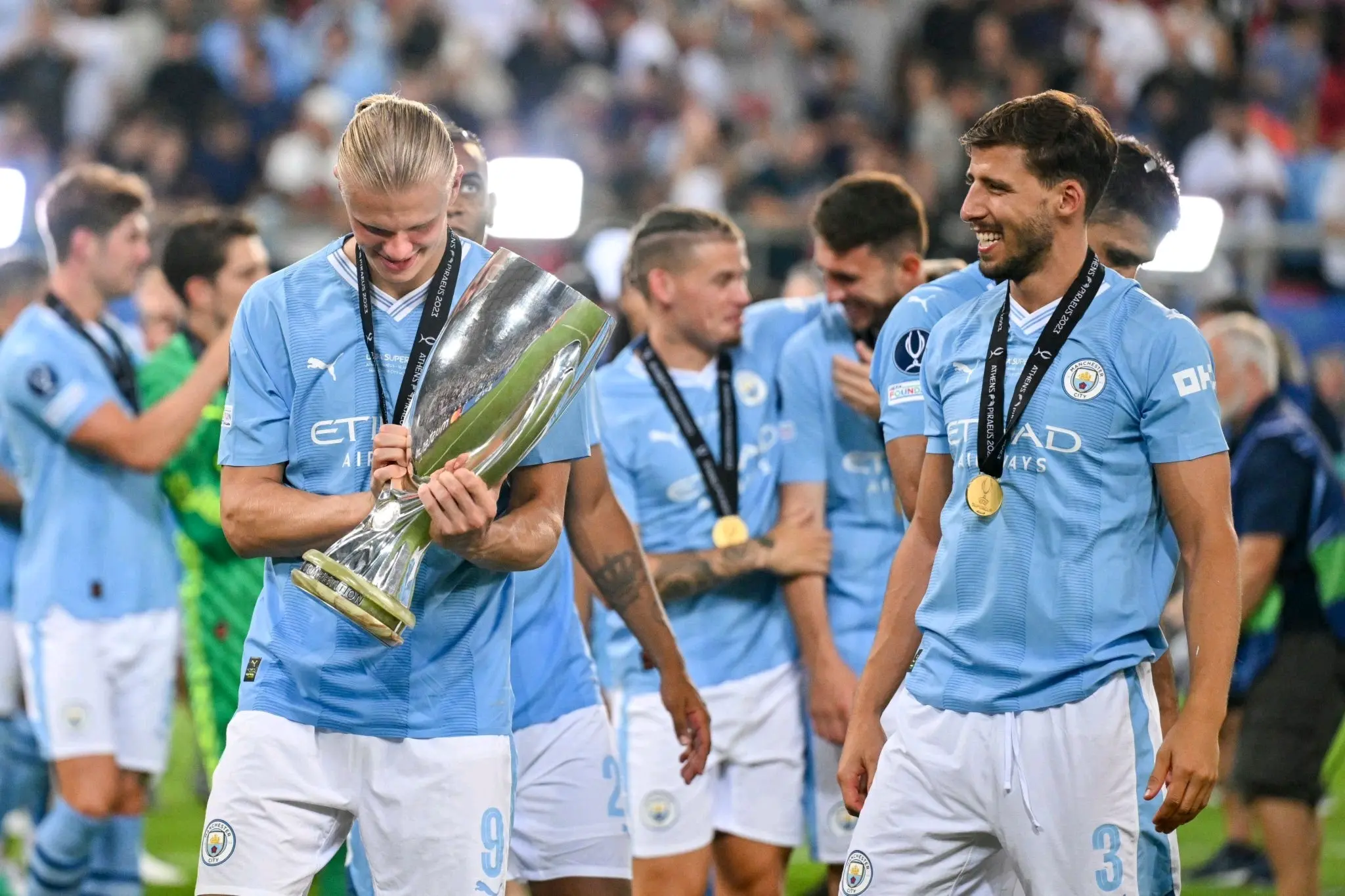 FB体育平台-关于里程碑夜塞维利亚伤情更新，社区盾今晚刷纪录，管理层满意，更衣室氛围转暖的信息